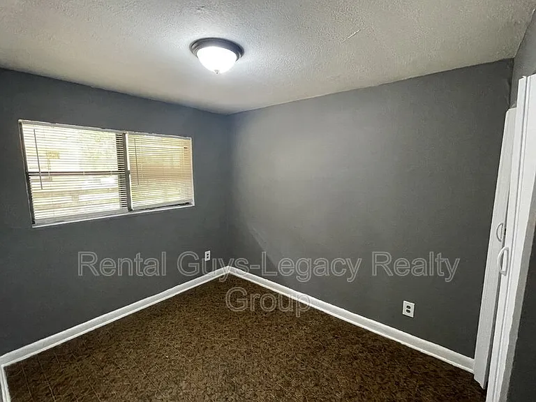 1738 Wright Ave #1 — Photo 8