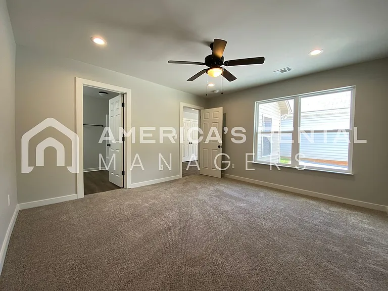 6228 Burbank Crossing Loop — Photo 16