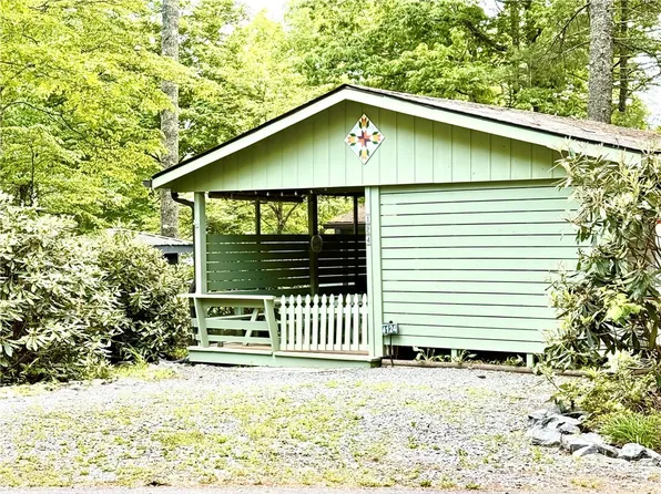 124 Whispering Pine Loop, Newland, NC 28657