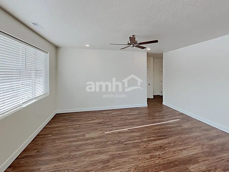 1399 E Perelle Ln — Photo 7