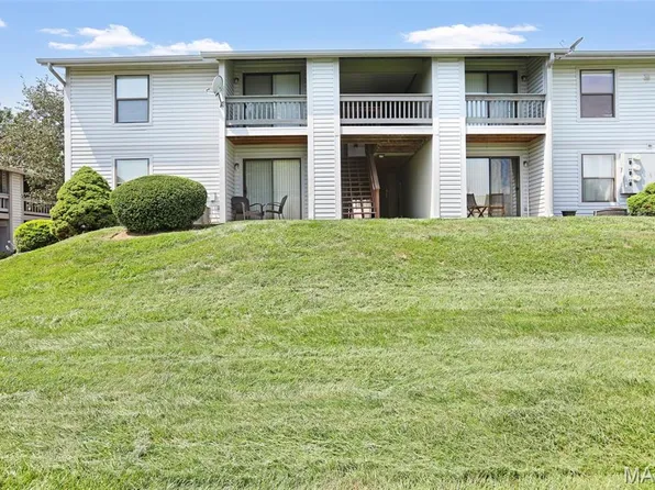 1630 Summergate Pkwy #J, Saint Charles, MO 63303