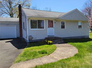20 Charles St, Plantsville, CT 06479