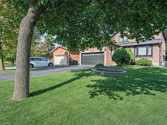 3rd image of 2029 Kempton Park Dr