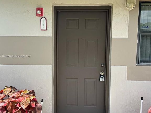 3rd image of 9987 Nob Hill Ct