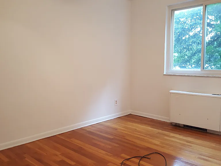 W 3rd Ave 85 NPR — Photo 29