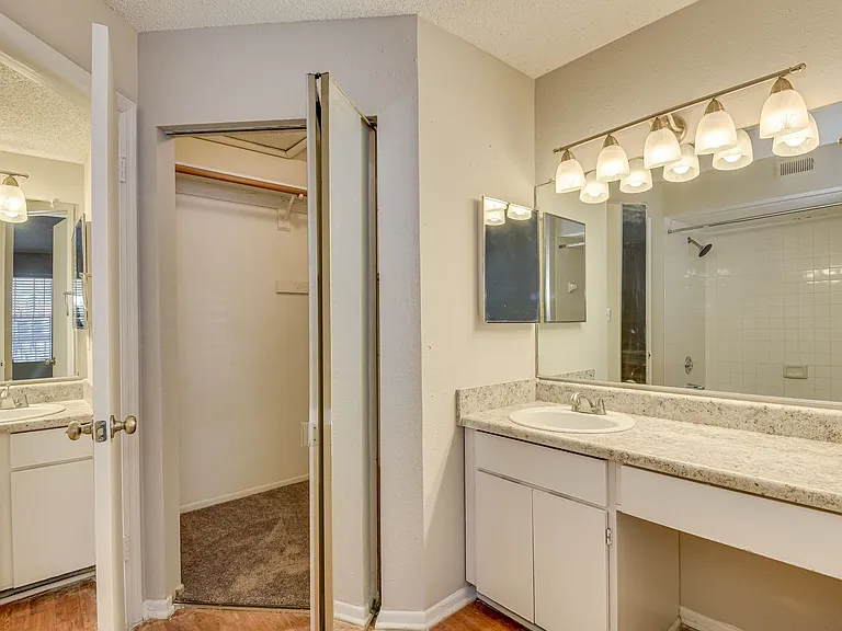Champions Pines Apartments — Photo 101