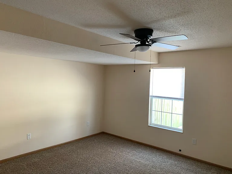 520 Wood Thrush St #B — Photo 9