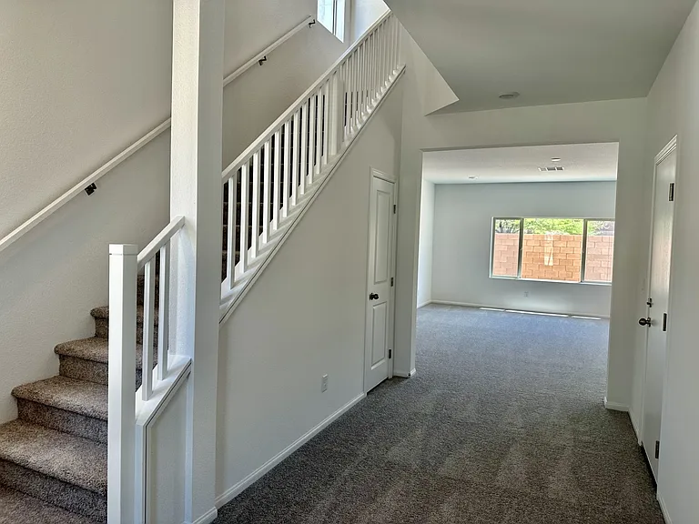 5595 Erindale Terrace Ave — Photo 13