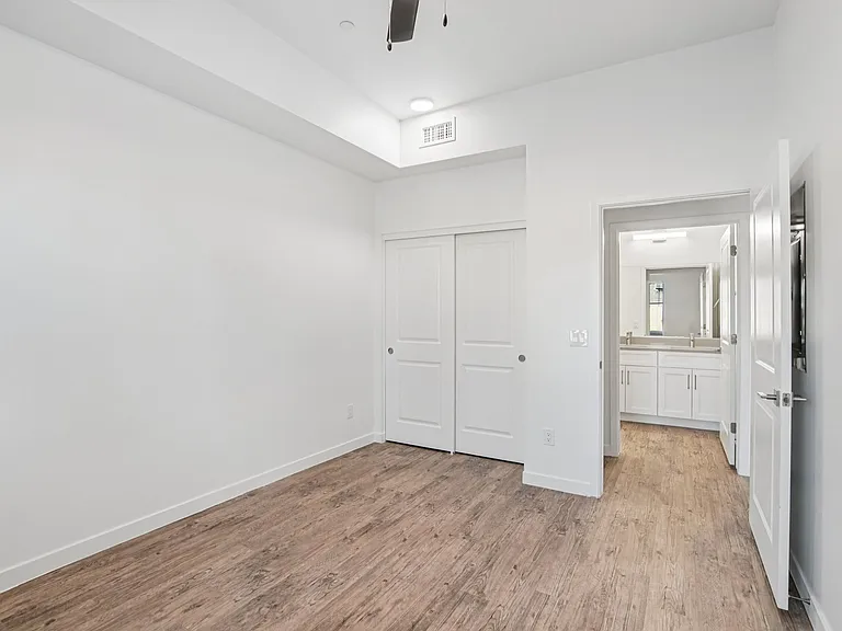 Williams Court — Photo 19