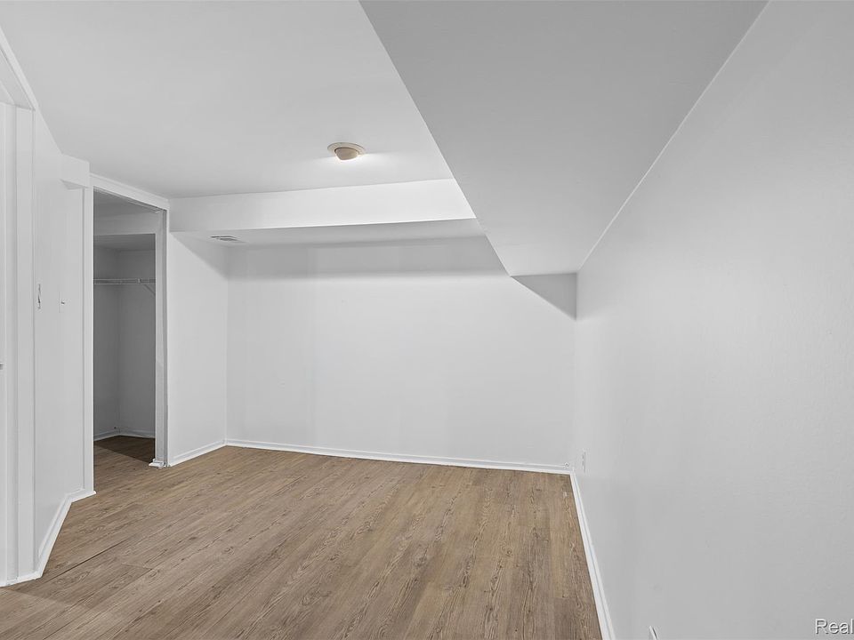 6680 Ridgefield Cir Apt 201, photo 28
