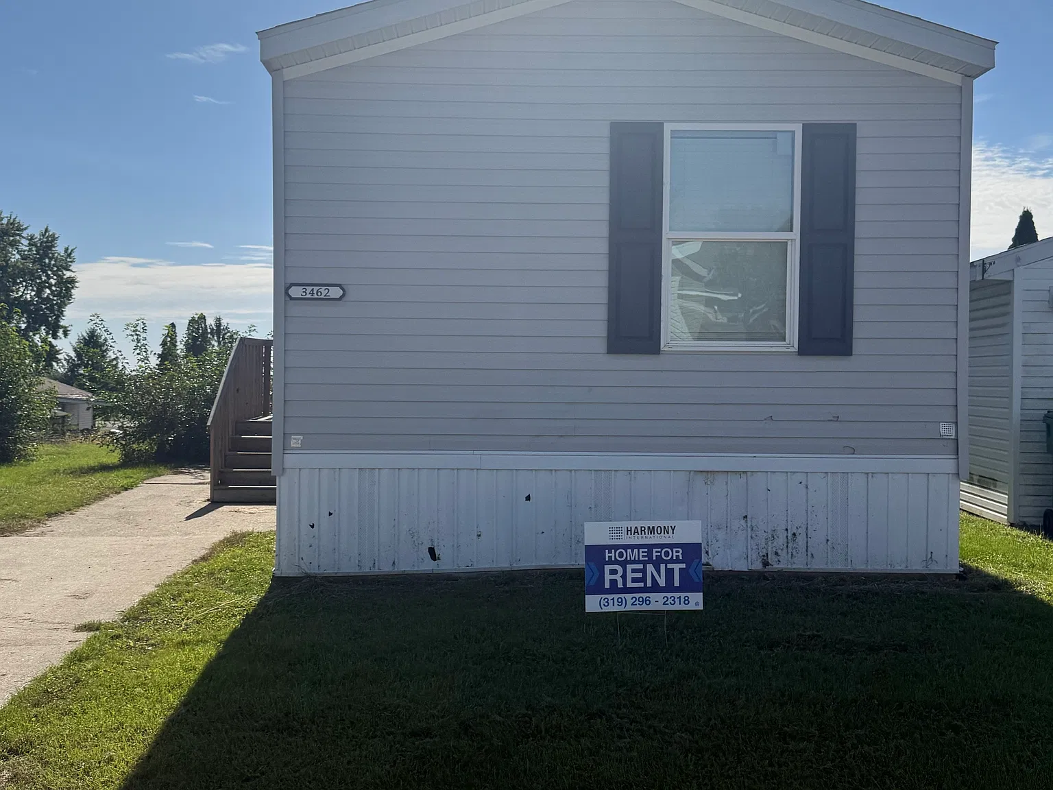 3 bed, 1056 sqft, $999 — Photo 1