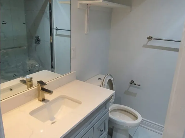 48 Lloydminster Ave #BASEMENT — Photo 11