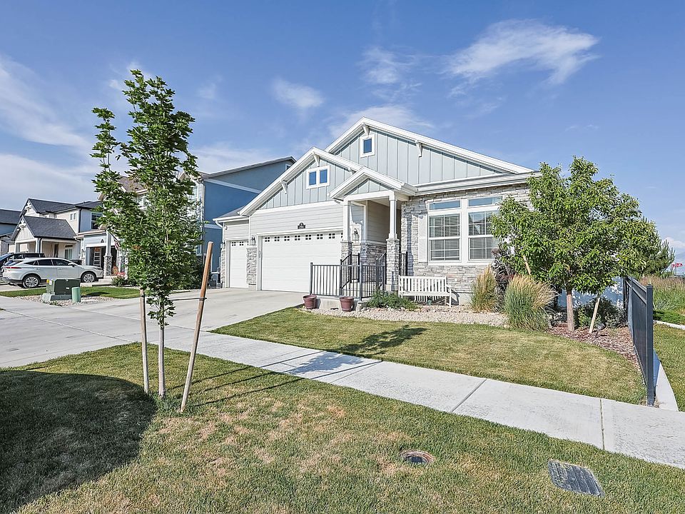 1st image of 294 S Hayes Ln