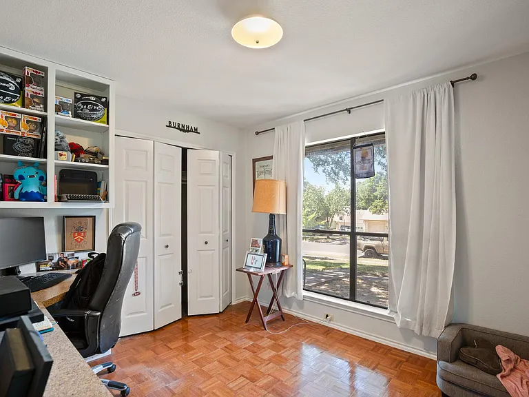 1709 Kimmerling Ln — Photo 12