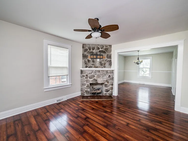 310 Sussex St — Photo 13