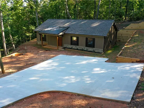 629 Laurel Dr, Westminster, SC 29693