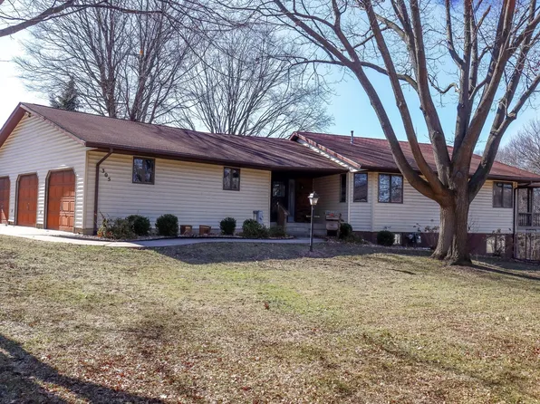 305 E High St, Morrison, IL 61270