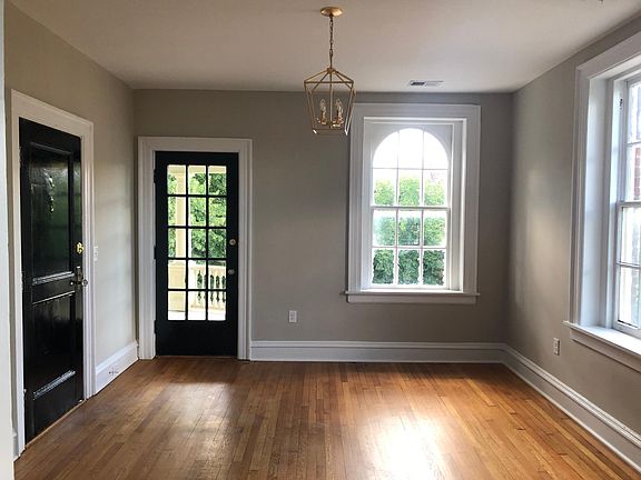 4th image of 301 Boulevard W #4