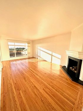 3rd image of 4648 Ulloa St
