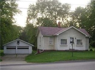 2420 River Rd, Ellwood City, PA 16117