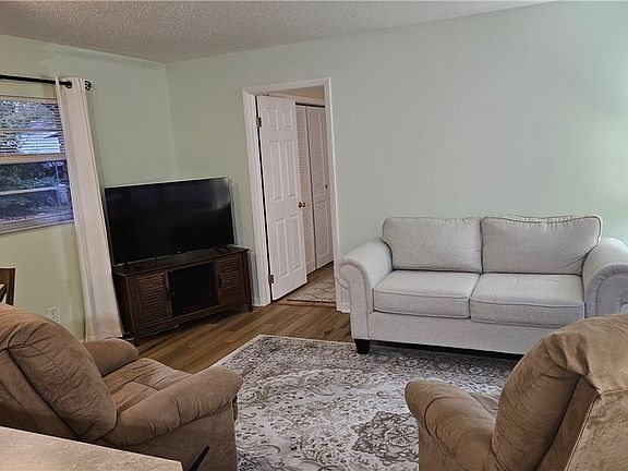 5th image of 662 N Charles Ave
