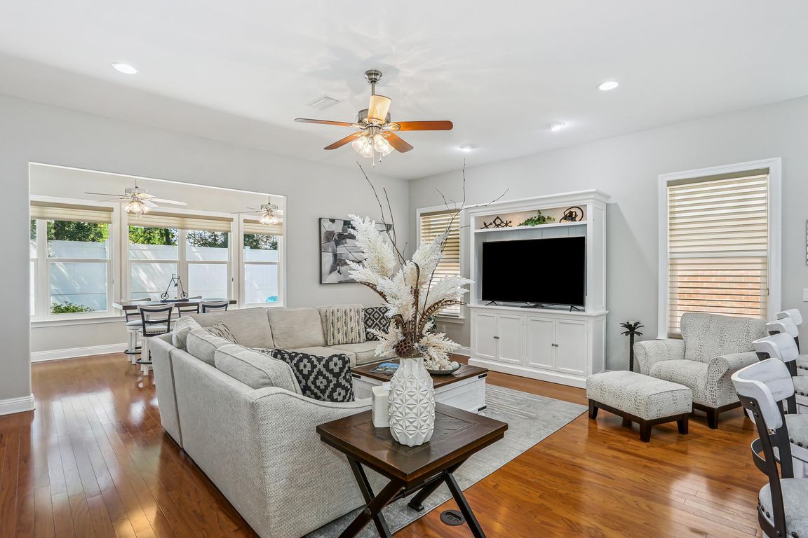 next background image