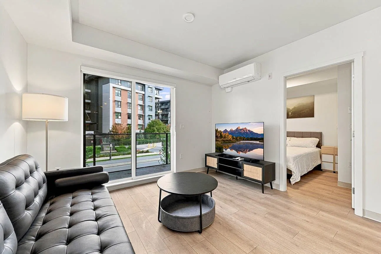 2 bed, 662 sqft, $3,400 — Photo 1