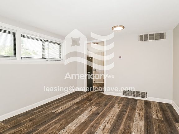 1268775_005_dining_room_13905932.jpg