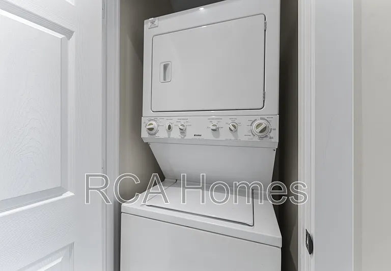 2827 Adams St — Photo 12