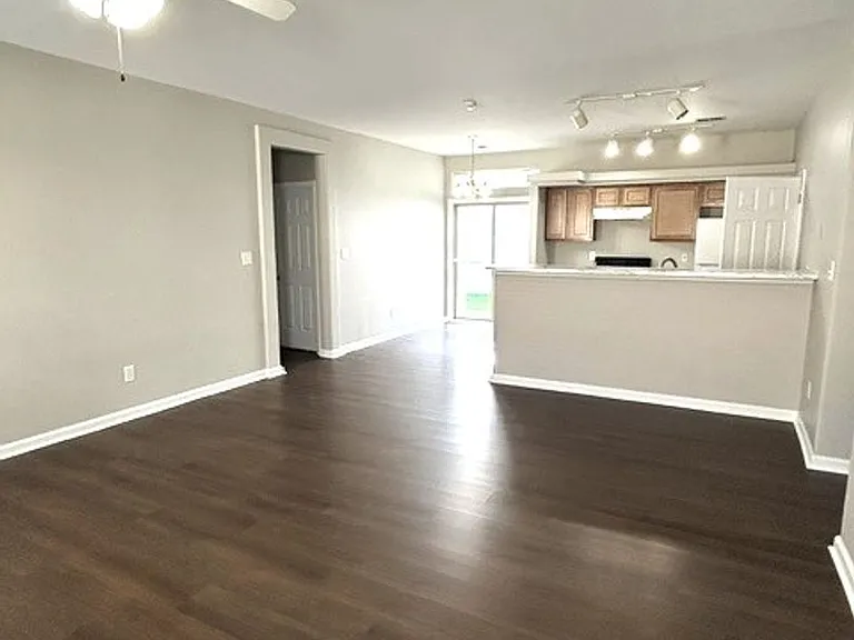 2741 Jacquelyn Ln — Photo 8