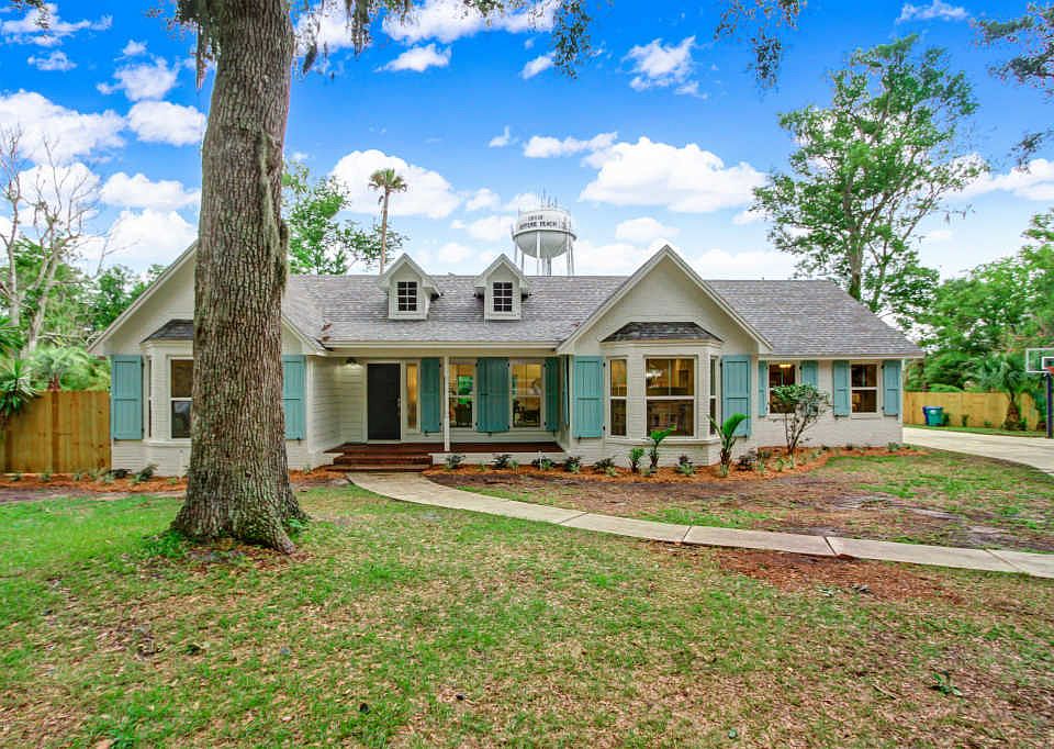 1st image of 1217 Forest Oaks Dr