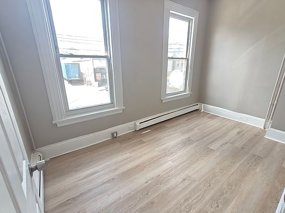 5th image of 429 River St #1