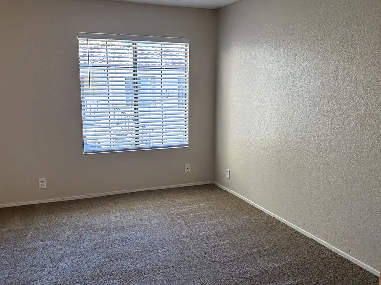 2554 Olive Dr #92 — Photo 12