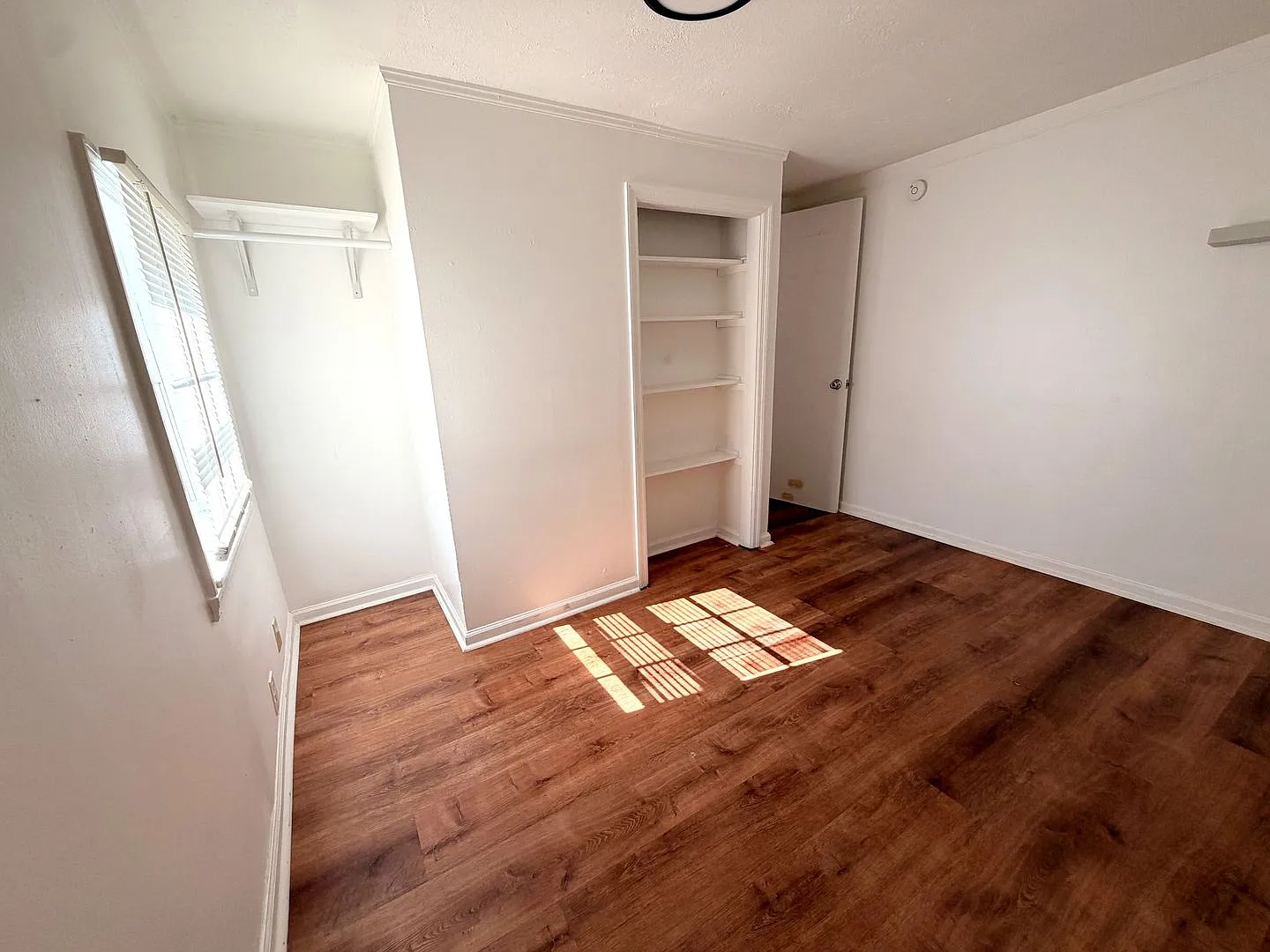 Newly Updated 1 Bed 1 Bath | Woodbine — Photo 3