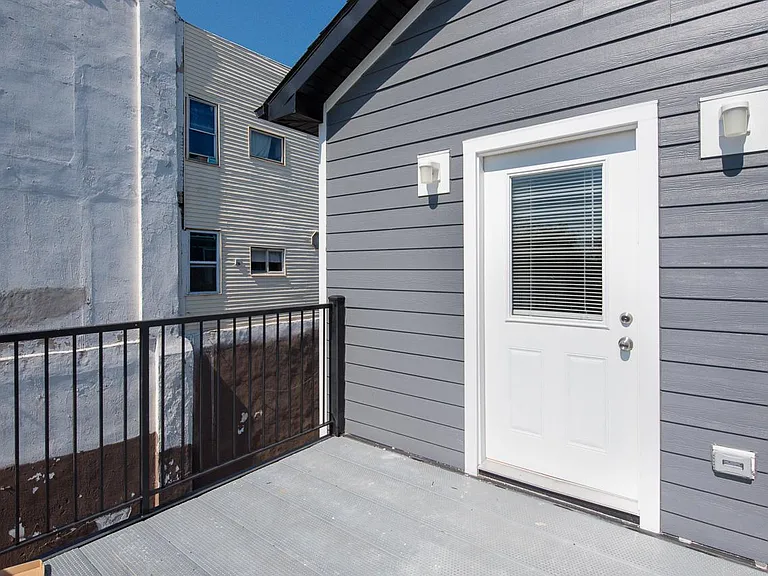 1813 W Cermak Rd #3 — Photo 10