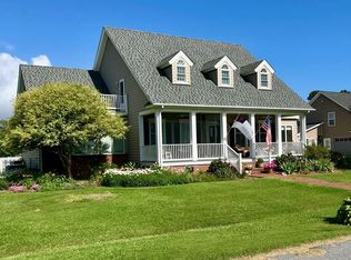 127 E Canvasback Dr, Currituck, NC 27929