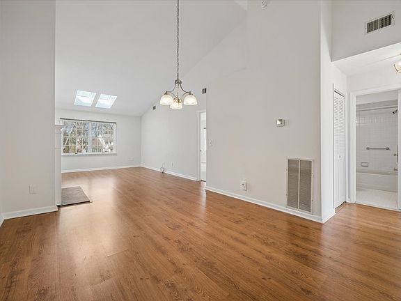 4th image of 20 Alexandria Way