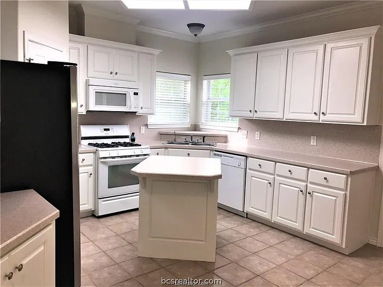 3754 Essen Loop — Photo 6