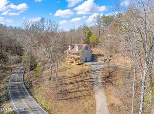 1636 Bluff Rd, Harriman, TN 37748