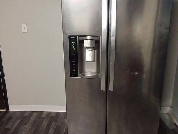 LG thin q . Less year old. 