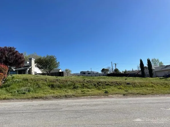 20112 Clubview Dr #201, Tehachapi, CA 93561