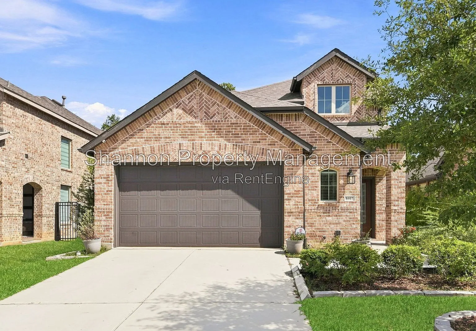 5 bed, 2.5 bath, 2632 sqft, $3,100 — Photo 2