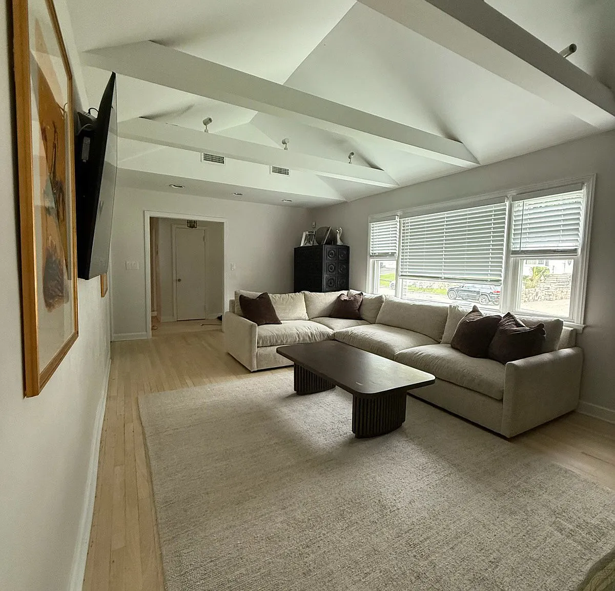 4 bed, 2.0 bath, 1470 sqft, $4,000 — Photo 4