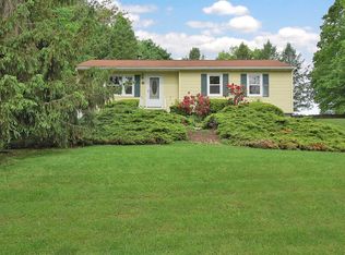 15 Siebrecht Rd, Pleasant Valley, NY 12569