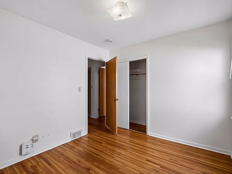 1660 Ford Pkwy — Photo 19