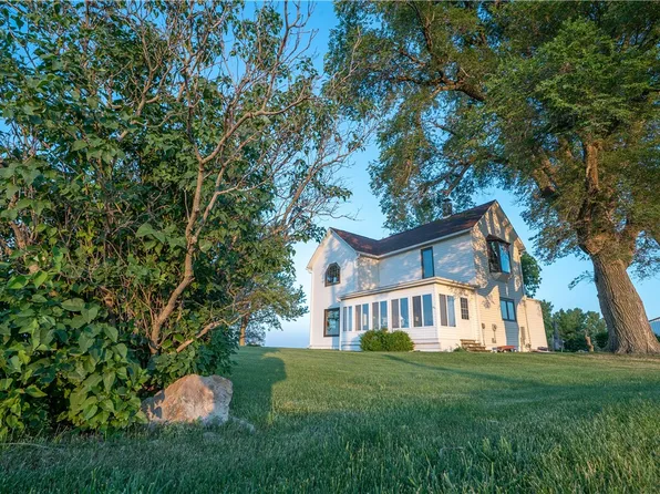 1820 205th St, Creston, IA 50801