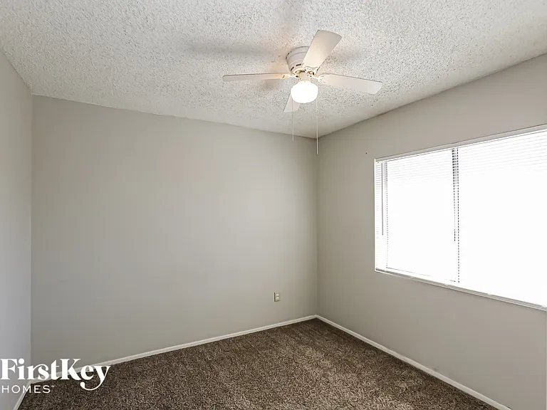 4656 W Townley Ave — Photo 12