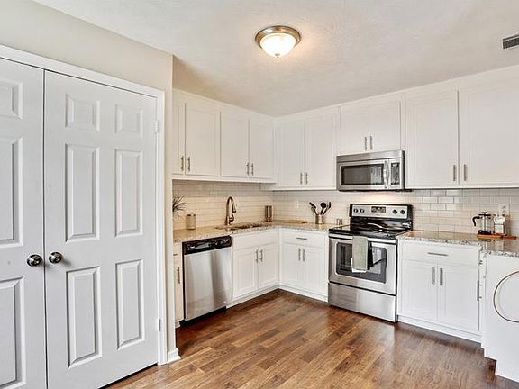 2nd image of 310 Winding River Dr Unit C