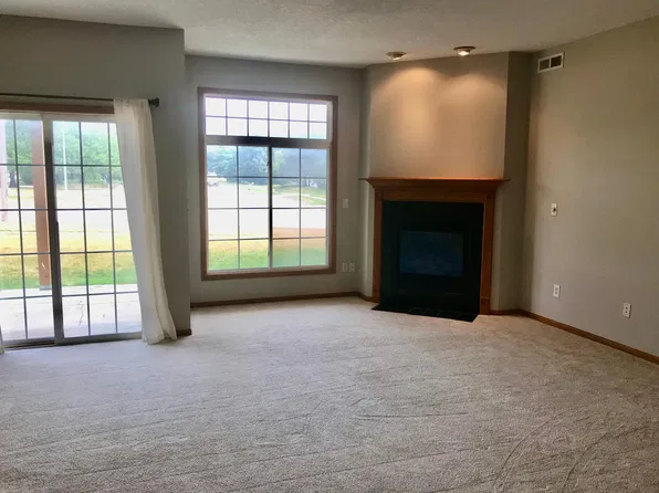 950 67th St Unit 313, West Des Moines, IA 50266