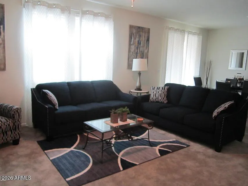 3 bed, 2.5 bath, 1939 sqft, $1,800 — Photo 3